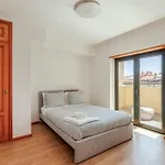Glam 2 Bedroom In *