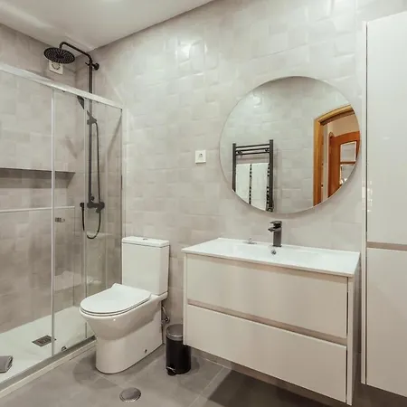 Glam 2 Bedroom In アパート Massamá