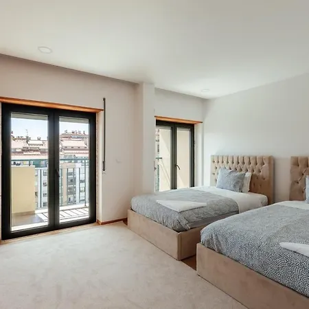Glam 2 Bedroom In *