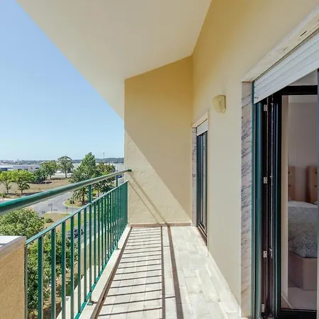 Glam 2 Bedroom In * Massamá