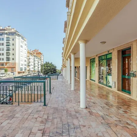 Glam 2 Bedroom In Massamá