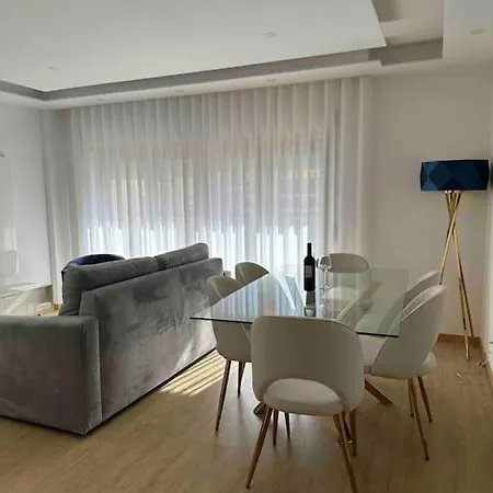 Glam 2 Bedroom In Apartment *