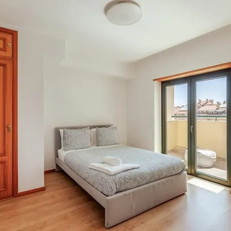 Glam 2 Bedroom In *